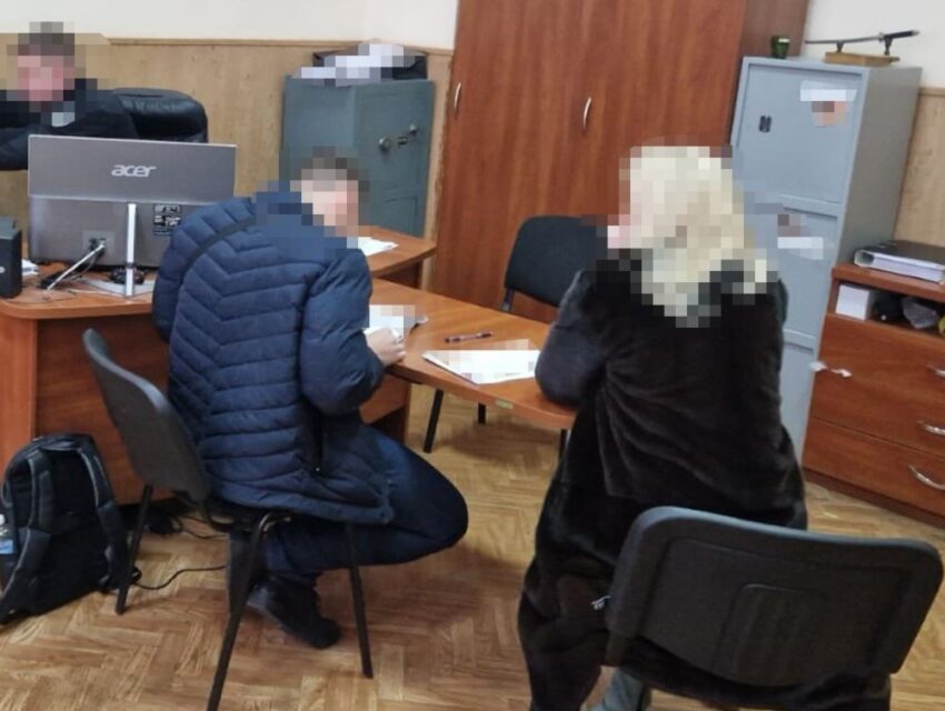 Одні платили за посади, інші за висновки про якість: експосадовицю Держпродспоживслужби Дніпропетровщини підозрюють у вимаганні данини з підлеглих