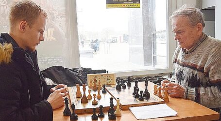 Переможцем суботнього шахового турніру у Кам`янському став Ігор Крикент