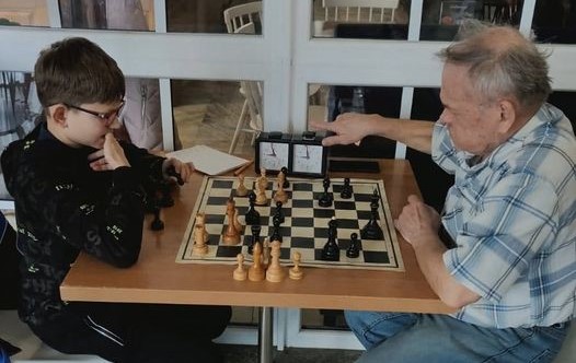 Шахіст Андрій Козорог двічі поспіль виграв шахові турніри у Кам`янському