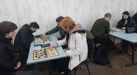 У Кам`янському провели турнір “Шашкова весна на Дніпробуді”