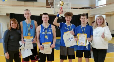 “Смузіки” перемогли в стрітбольному турнірі у Кам`янському
