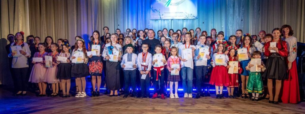 В Кам'янському відбувся десятий фестиваль вокально-хорової музики «Співоча весна - 2024». - ФОТО