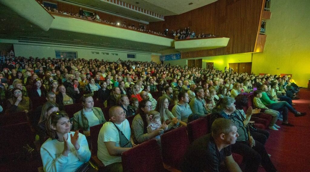 В Кам'янському хореографічний колектив «Стиль життя» відсвяткував своє 15-річчя - ФОТО