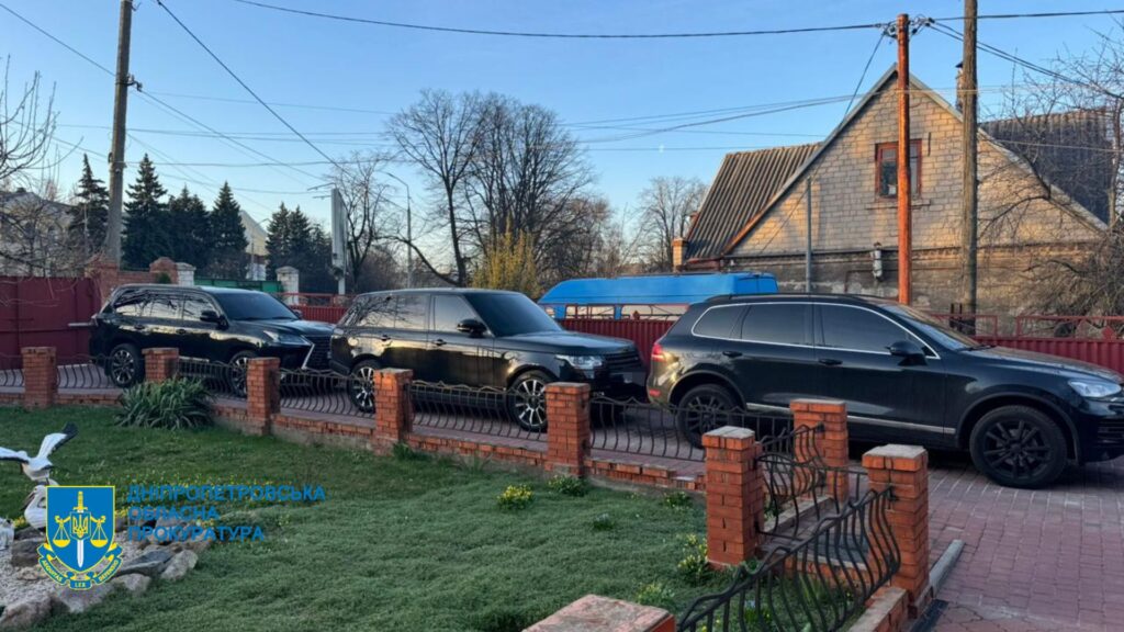 На Дніпропетровщині мера одного з міст та чотирьох співучасників підозрюють у розкраданні двох млн грн бюджетних коштів - ФОТО