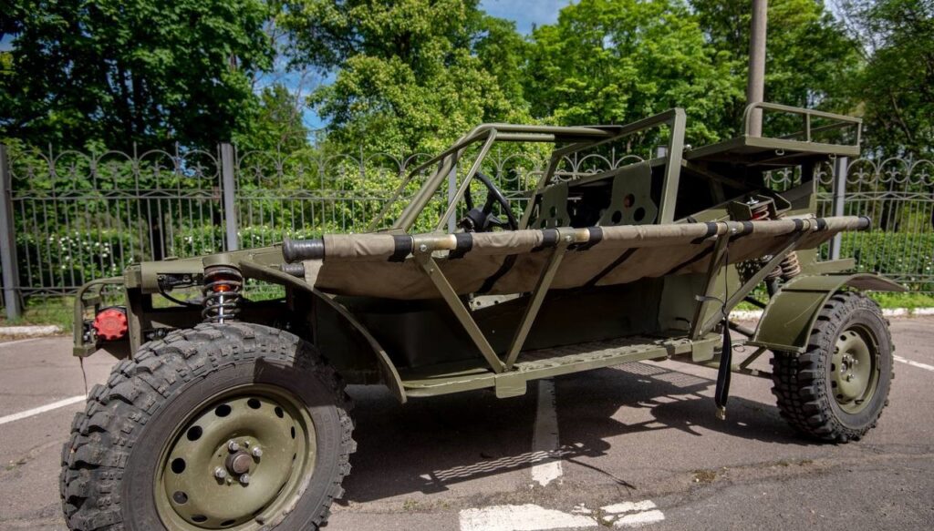 В Кам'янському налагодили виробництво авто для військових - ФОТО