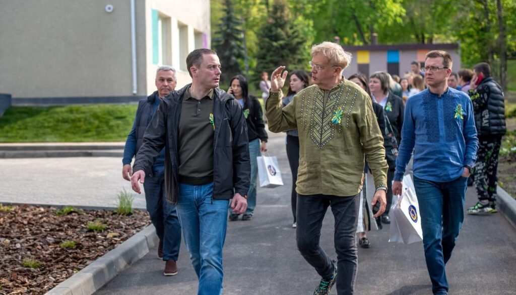 В Кам'янському відкрили окрему будівлю початкової школи ліцею №11 - ФОТО