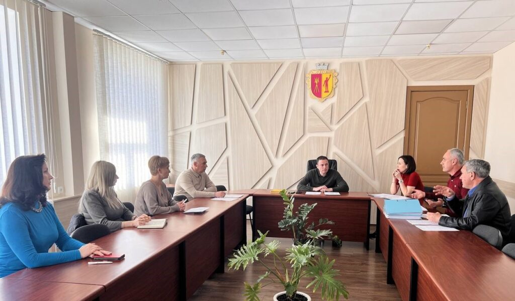 В Кам'янському наступного тижня розпочнуть надавати матеріальну допомогу постраждалим від ворожої атаки - ФОТО