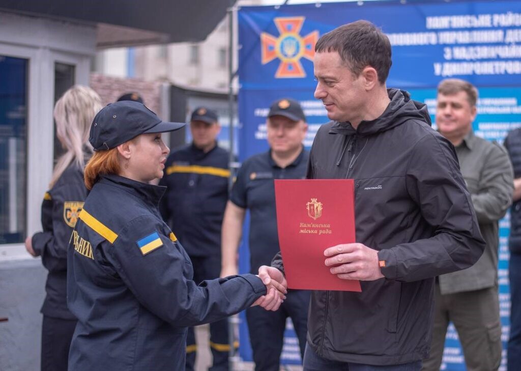 Сьогодні в Кам'янському з професійним святом вітали пожежників - ФОТО