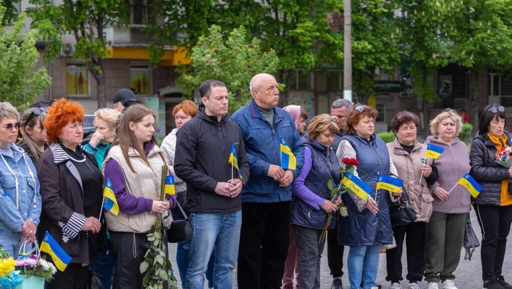 В Кам'янському відбулась акція «Місце пам’яті та єднання» - ФОТО