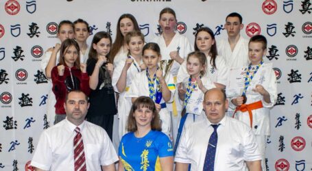 Каратисти з Кам`янського допомогли збірній Дніпропетровщини стати першою на чемпіонаті України