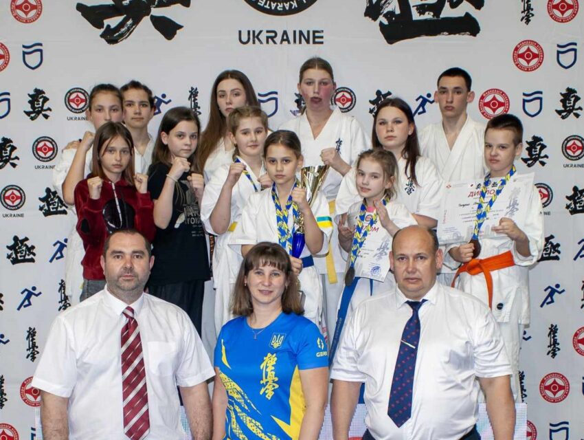 Каратисти з Кам`янського допомогли збірній Дніпропетровщини стати першою на чемпіонаті України