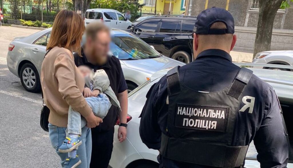 В Дніпрі 19-річна матуся хотіла відкрити власний бізнес на гроші від «продажу» власного сина - ФОТО