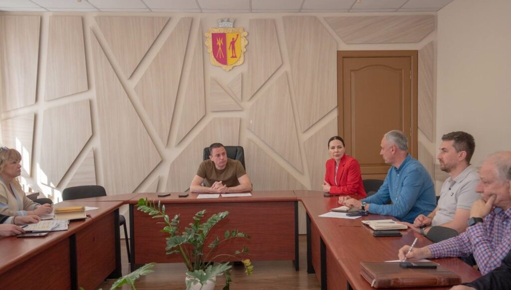 В Кам'янському готуються до Великодня (Графік святкових богослужінь та освячення великодніх кошиків) - ФОТО