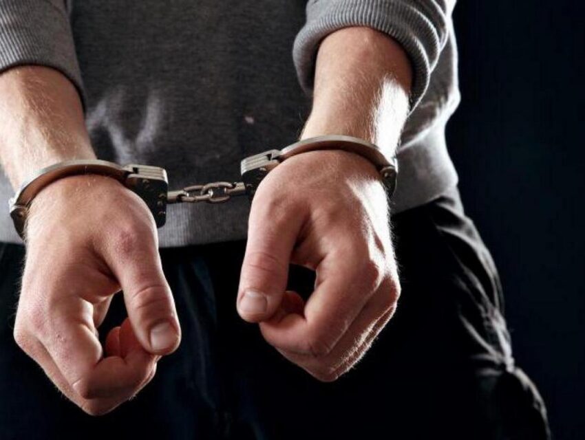 В Кам’янському затримали 39-річного чоловіка, якого підозрюють в обкраданні квартири сусіда