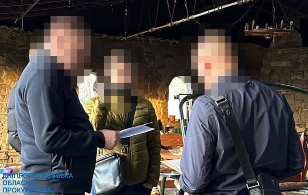 На Дніпропетровщині мера одного з міст та чотирьох співучасників підозрюють у розкраданні двох млн грн бюджетних коштів - ФОТО