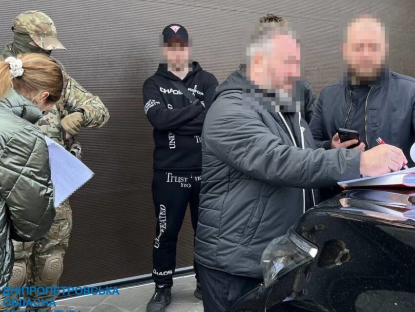 На Дніпропетровщині затримали шахраїв, які під виглядом інвестицій ошукали громадян майже на 30 млн грн