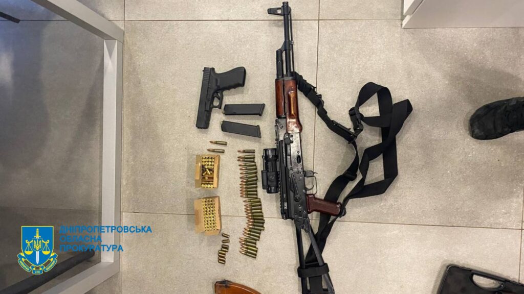На Дніпропетровщині затримали шахраїв, які під виглядом інвестицій ошукали громадян майже на 30 млн грн - ФОТО