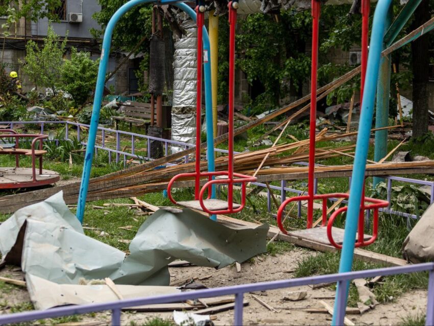 В обласній лікарні медики врятували 6-річного хлопця з Синельниківщини, що постраждав внаслідок сьогоднішньої ракетної атаки