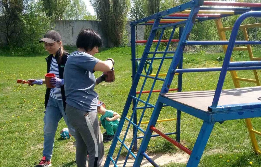 Представники квартальних комітетів Кам'янського долучилися до акції «Тиждень довкілля» - ФОТО