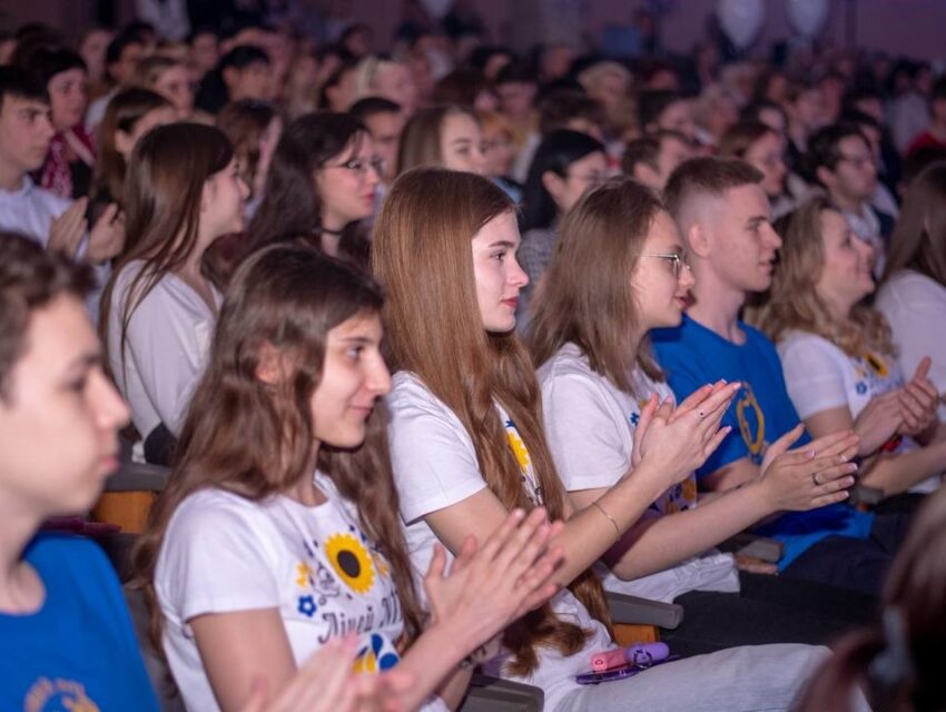 В Кам’янському відбулась п’ята церемонія нагородження «VIVA! Найрозумніші-2024»