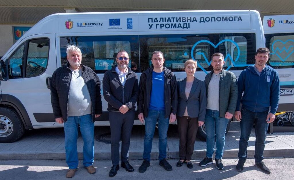 До Кам'янського завітали іноземні партнери, завдяки співпраці з якими в місті реалізовуються соціальні проєкти - ФОТО