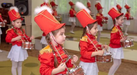 В Кам’янському своє 55-річчя відзначила початкова школа «Волошка»