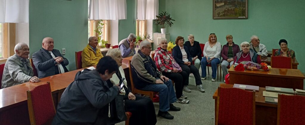 Архівне управління Кам'янського запрошує охочих відвідати оновлені виставки - ФОТО