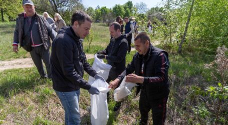 В Кам’янському сьогодні провели екологічну акцію з нагоди Дня довкілля