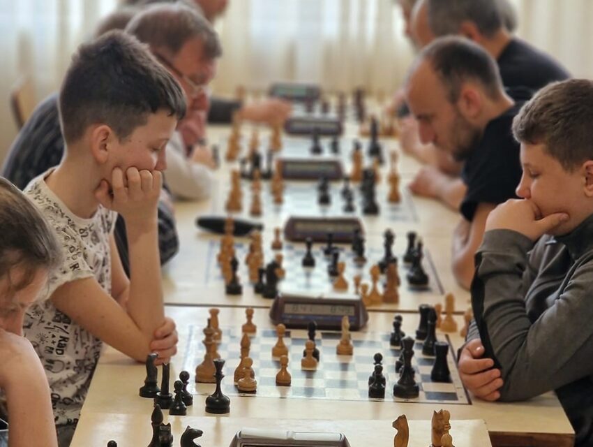 Переможцями шахового турніру у Кам`янському стали Владислав Литвин і Дмитро Кір`янов