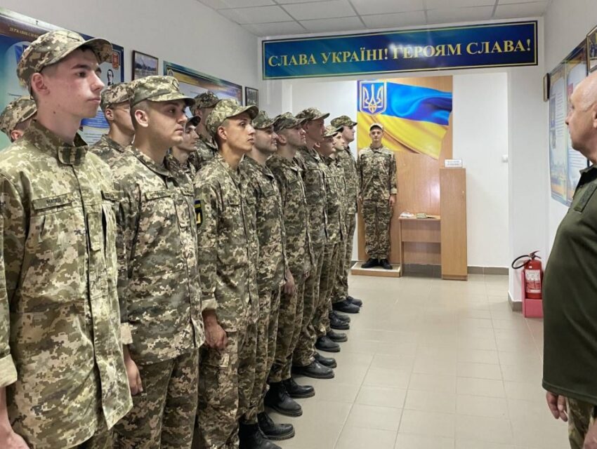 Близько 80 тисяч студентів в Україні пройдуть базовий військовий вишкіл