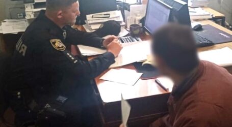 Прийшов у гості та вдарив ножем у спину: в Кам’янському чергове спілкування між приятелями закінчилось поножів’ям