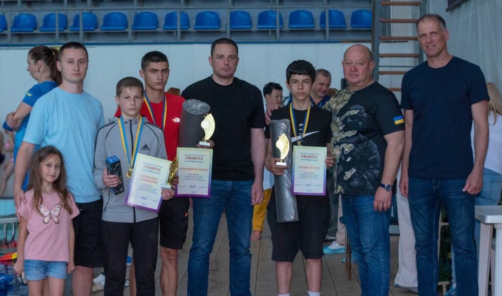 В Кам'янському розпочались безплатні заняття з плавання для школярів міста - ФОТО