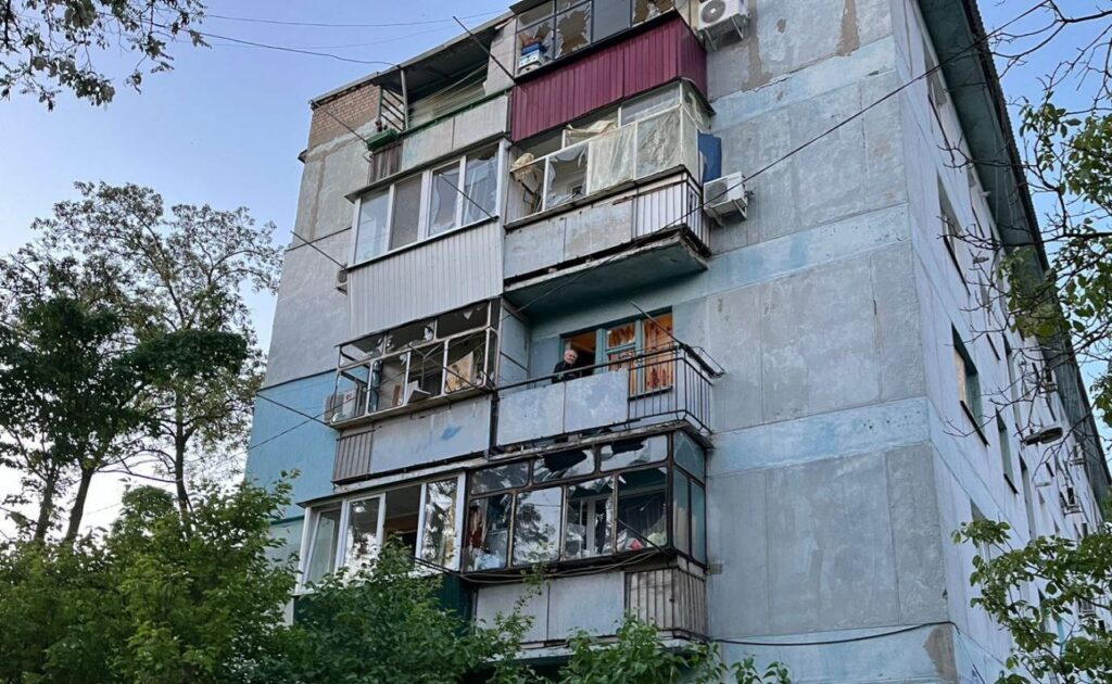 Ввечері під атакою ворога було одно з міст на Дніпропетровщині, постраждала жінка - ФОТО