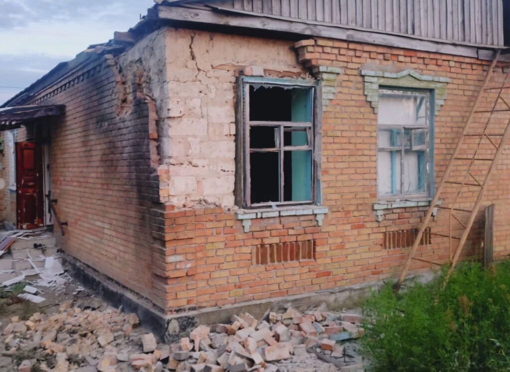 Ввечері та зранку окупанти атакували Нікопольський район Дніпропетровщини - ФОТО