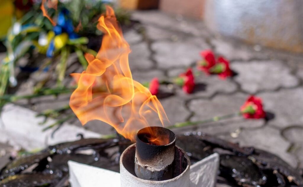 В Кам'янському вшанували пам'ять загиблих у Другій світовій війні  - ФОТО