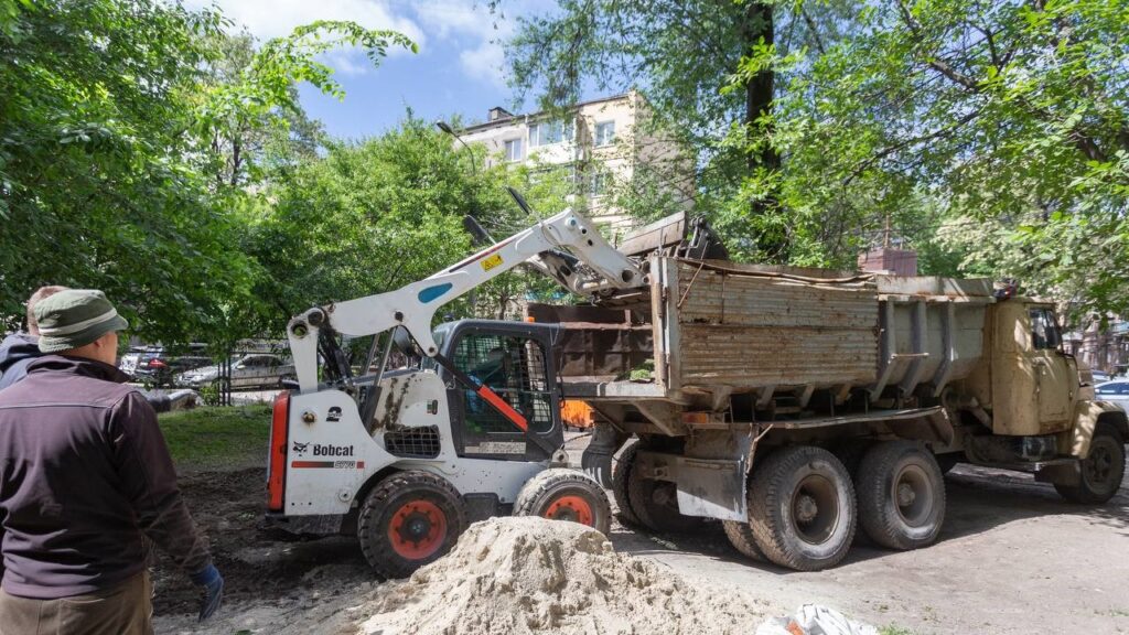 В Кам'янському приводять до ладу три бомбосховища у центрі міста, які були на балансі збанкрутілого підприємства - ФОТО