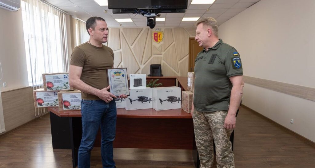 Кам'янське продовжує допомагати військовим - ФОТО
