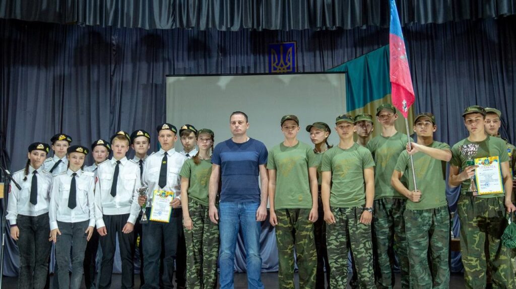 В Кам'янському відзначили призерів та переможців дитячо-юнацької військово-патріотичної гри «Сокіл» («Джура») - ФОТО