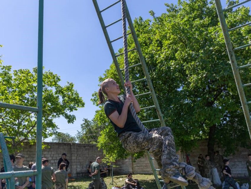 В Кам’янському відзначили призерів та переможців дитячо-юнацької військово-патріотичної гри «Сокіл» («Джура»)