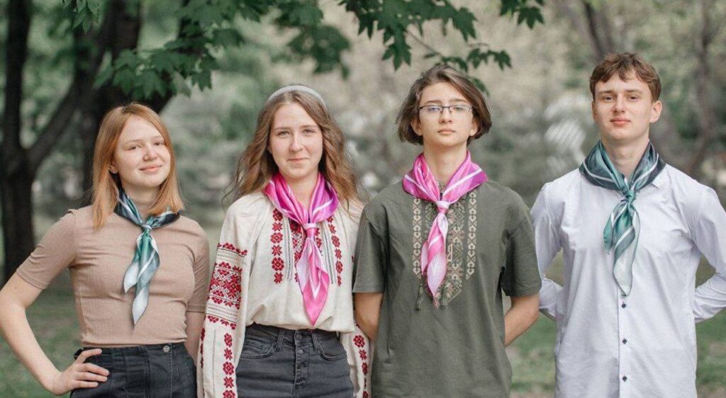 Дванадцять юних розумників з Кам'янського стали найкращими в Україні - ФОТО