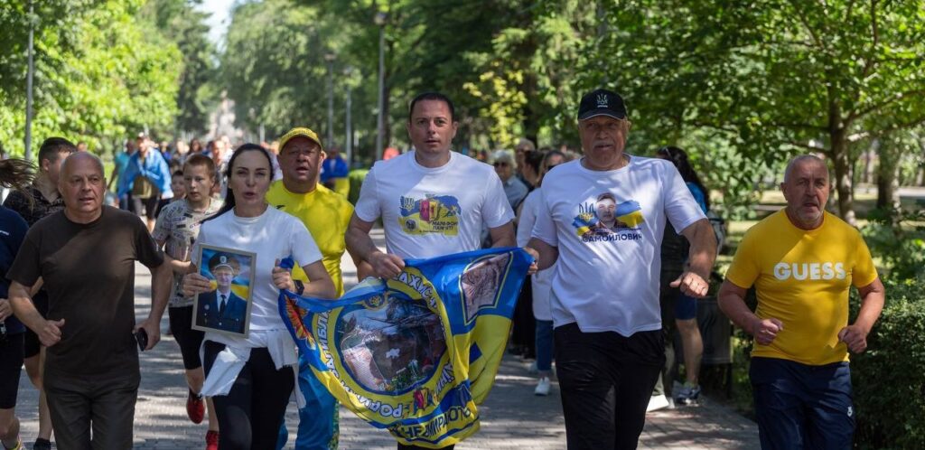 В Кам'янському сьогодні в пам'ять про загиблих на війні героїв провели захід «Біжу та пам’ятаю» - ФОТО
