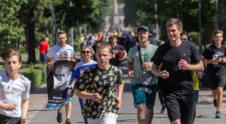 В Кам’янському сьогодні в пам’ять про загиблих на війні героїв провели захід «Біжу та пам’ятаю»