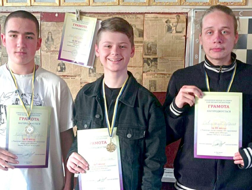Максим Кривоніс став чемпіоном Кам`янського з міжнародних шашок втретє поспіль