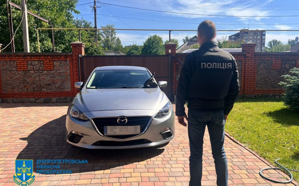 На Дніпропетровщині чиновників від освіти та підприємців-підрядників підозрюють у розкраданні понад мільйона гривень на ремонті шкільного укриття - ФОТО
