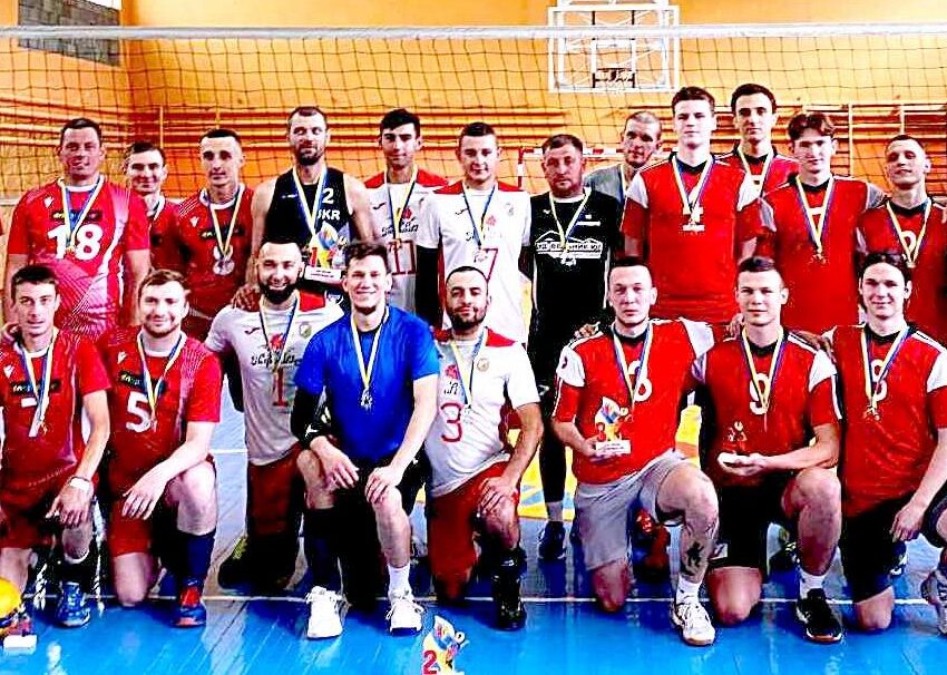 В Кам`янській волейбольній лізі першою стала команда “Петриківка”