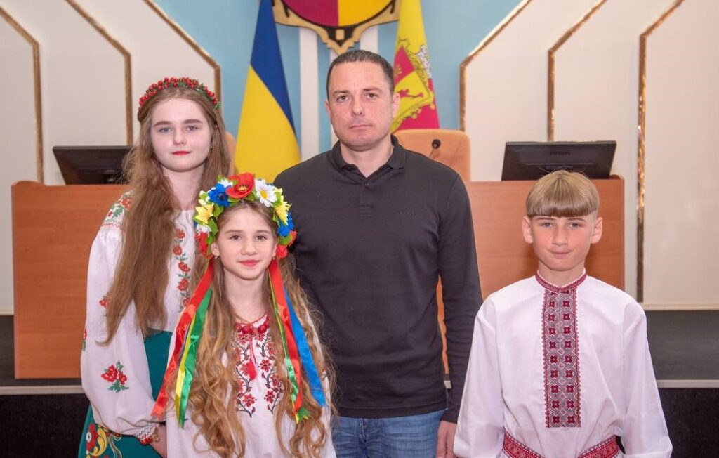 В Кам'янському вітали жінок з Днем матері - ФОТО