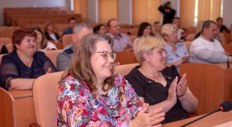 В Кам’янському вітали жінок з Днем матері