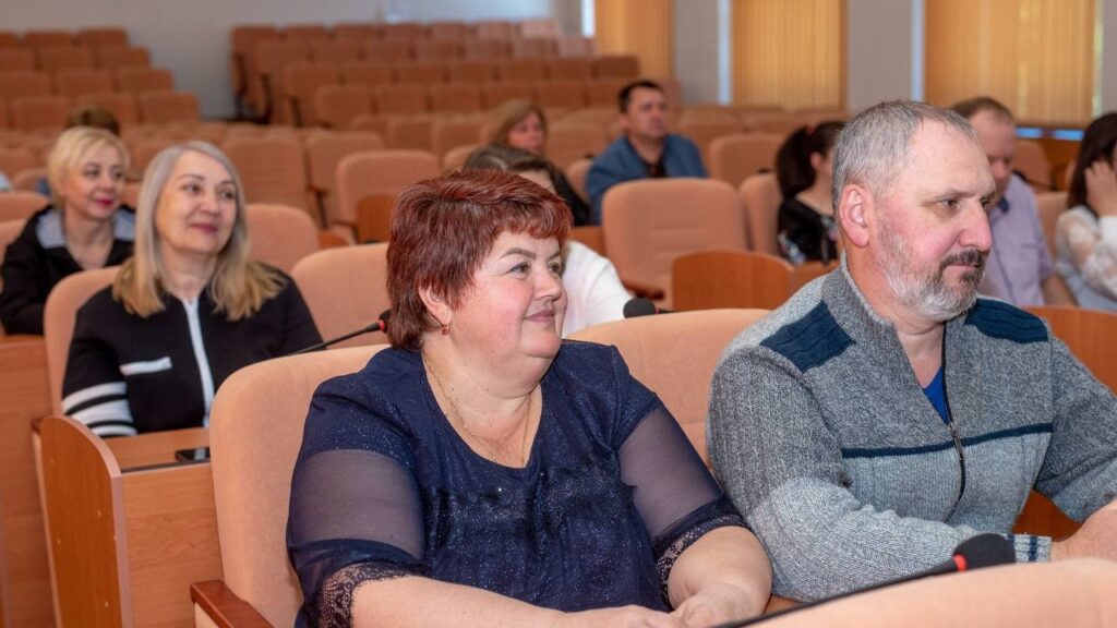 В Кам'янському вітали жінок з Днем матері - ФОТО