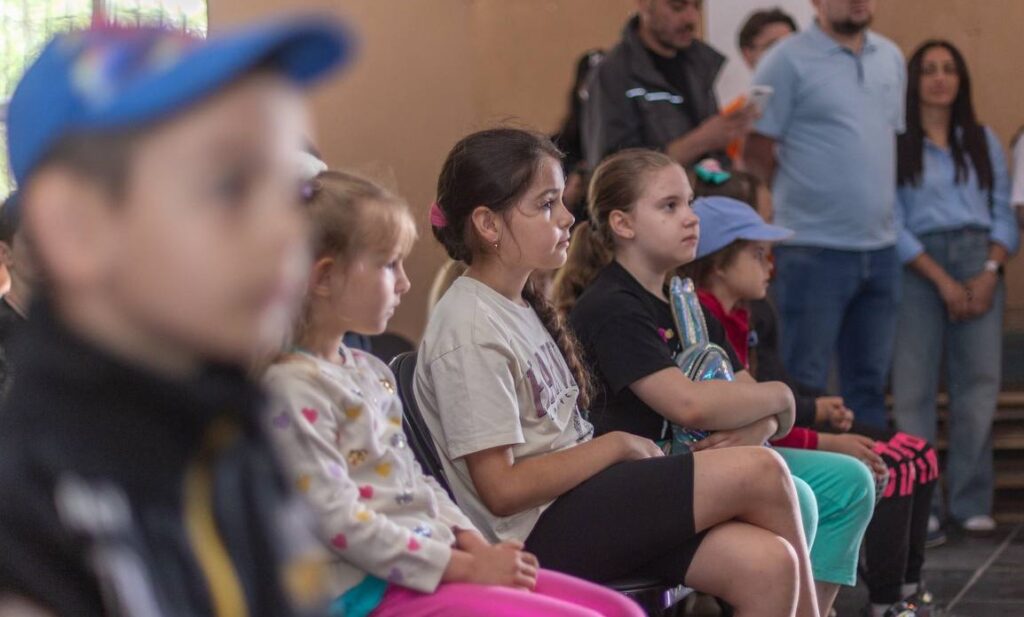 В Кам'янському запрацював літній табор для дітей з родин вимушених переселенців - ФОТО