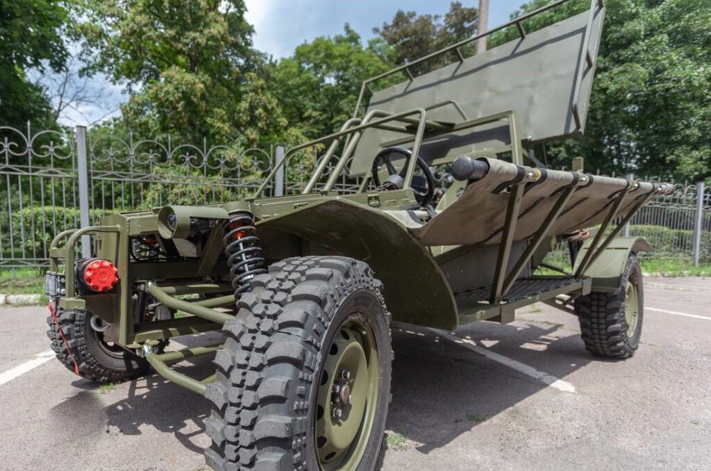 Камянчани передали наши захиснмикам «Багі» для перевезення поранених - ФОТО